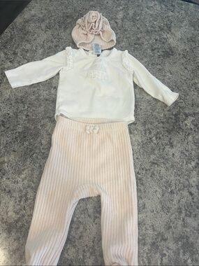 Rachel Zoe Cream & Light Pink Baby Matching Set - Top, Pants & Hat